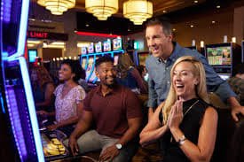uban4 Live Casino Blackjack – strategi kartu 21 melawan dealer langsung profesional